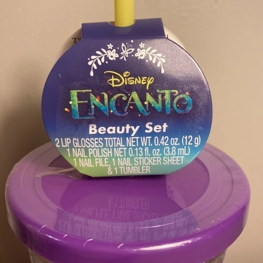 Disney Encanto Kids beauty set & tumbler
